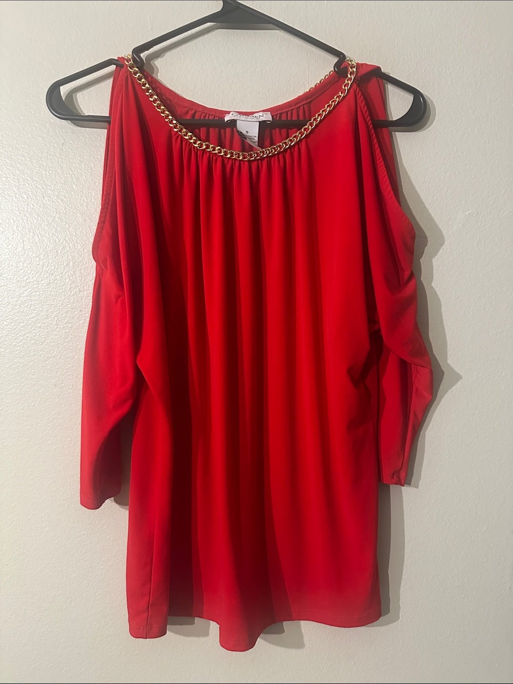 Carmen Marc Valvo Red Cold-Shoulder Chain-Neck Women’s Top Sz S